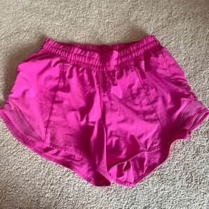Sonic Pink Lululemon Hotty Hot Shorts Size 4 (Length:4’’)